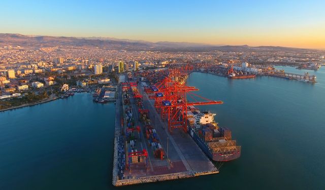 Bakan Uraloğlu: Kasımda 46,8 milyon yük elleçlendi