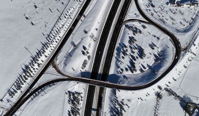 Bakanlık: D-100 Devlet Yolu'nun Gerede-Karabük kesimi yeniden ulaşıma açıldı (3)