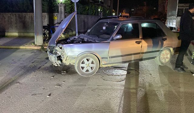 Bursa'da iki otomobil çarpıştı: 1 yaralı 