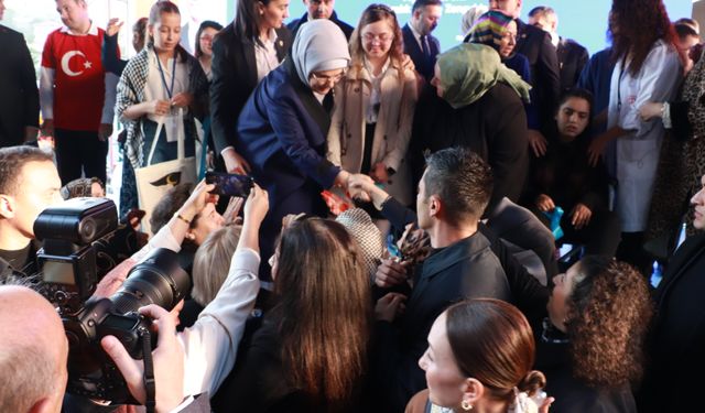 Emine Erdoğan Zonguldak'ta özel eğitim merkezi kampüsü açılışına katıldı