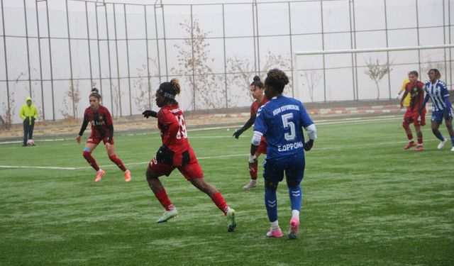Hakkarigücü Kadın Futbol Takımı, Yüksekova Spor'a 1-0 mağlup oldu