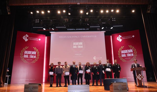 Hasan Kalyoncu Üniversitesi'nde 'Akademik Ödül Töreni' gerçekleştirildi