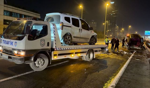 İstanbul - Şişli’de zincirleme kaza: 1’i ağır 2 kişi yaralandı