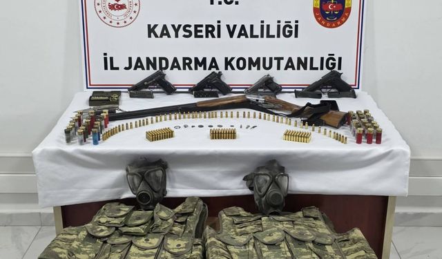 Jandarmanın operasyon düzenlediği evden silah ve mühimmat ele geçirildi; 1 gözaltı