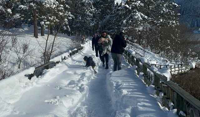 Karla kaplı Abant'ta eşsiz manzara