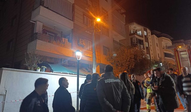 Manisa’da inşaat çalışmasının yanındaki 2 binada çatlaklar oluştu, 15 kişi tahliye edildi