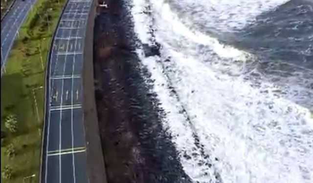 Rize'de fırtına; dalgalar sahil yoluna ulaştı (2)