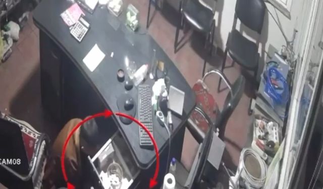 Sadaka kutusunu çalan şüpheli yakalandı; o anlar kamerada