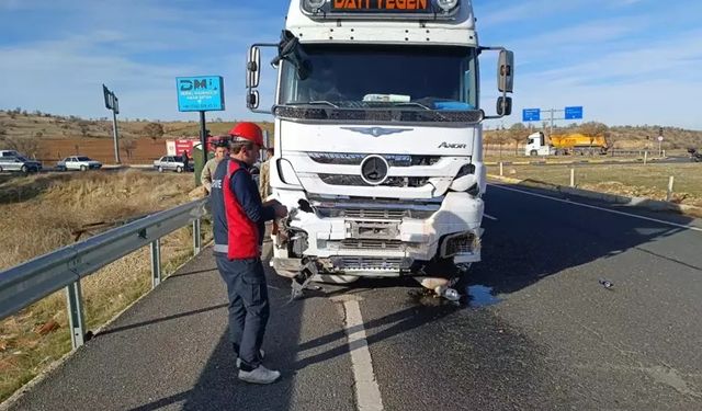 Trafik kazasında hayatını kaybeden genel cerrah, toprağa verildi