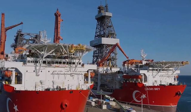 Bakan Bayraktar: Yıldırım Karadeniz'de, Çağrı Bey ise Somali denizlerinde ilk sondaj faaliyetlerini gerçekleştirecek