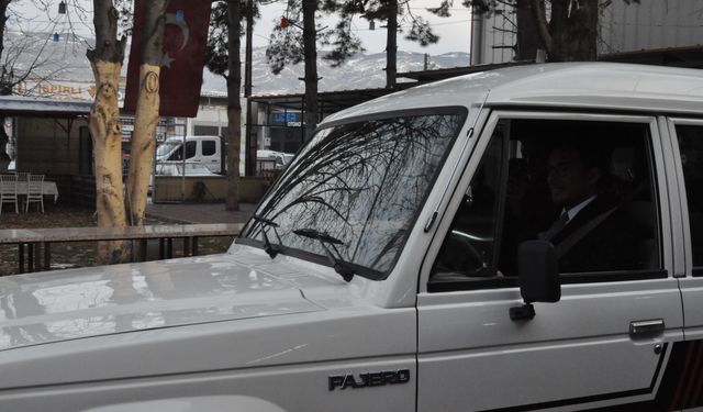 'Efsane Vali'nin restore edilen makam aracını, oğlu Başkan Yazıcıoğlu kullanacak