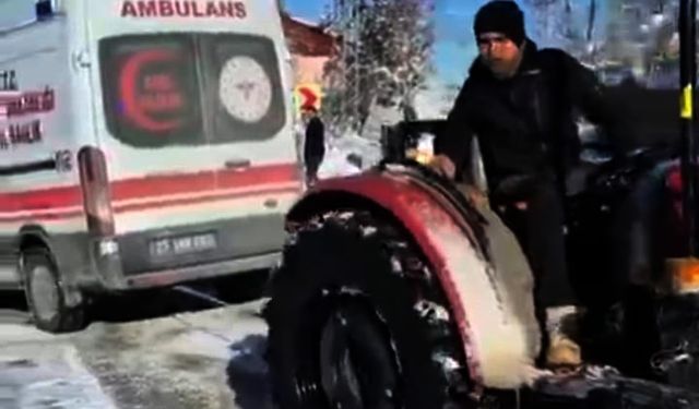 Gaziantep'te kara saplanan ambulans traktörle çıkarıldı