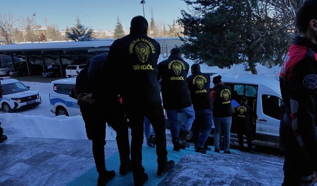 Hasarlı araçlarla 'change' yapan şebekeye operasyon: 4 tutuklama