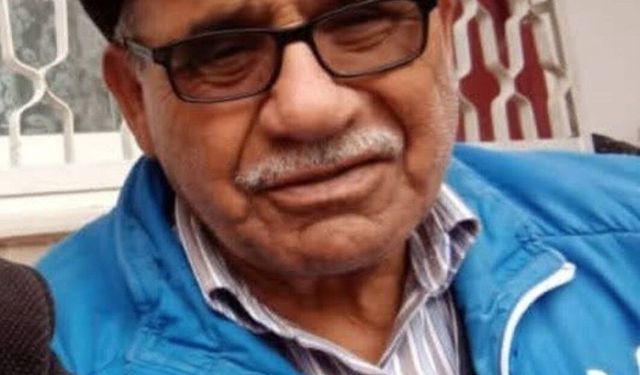 Kardan kapanan yolda cenaze iş makinesinin kepçesinde taşındı; o anlar kamerada