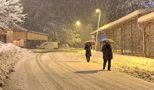 Malatya'da kar nedeniyle motosikletlerin trafiğe çıkması yasaklandı; bazı personeller de izinli olacak