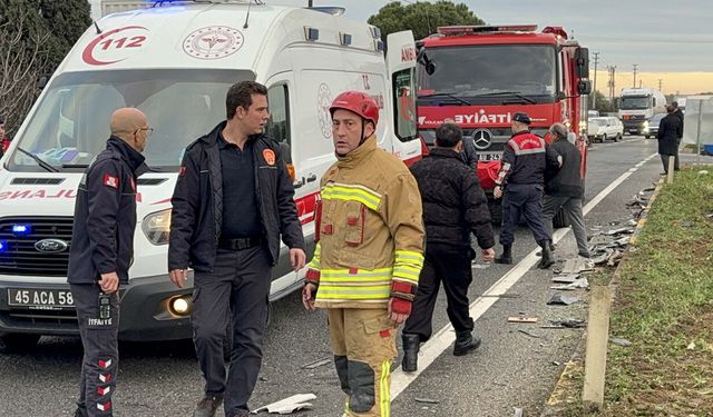 Manisa'da TIR ile otomobil çarpıştı; 1 ölü