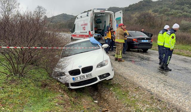 Otomobilinde, göğsünden tabancayla vurulmuş cesedi bulundu