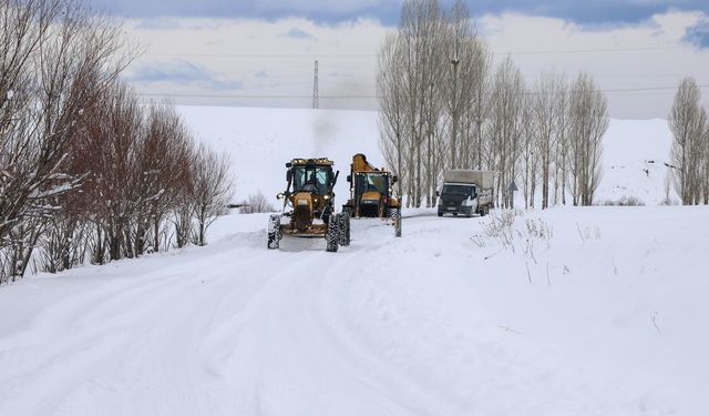 Van'da 230 yerleşim yerinin yolu ulaşıma açıldı