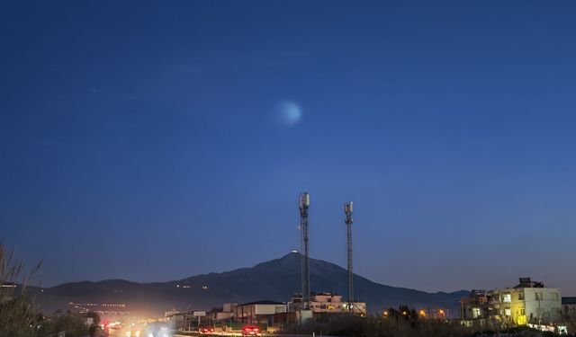 ABD, İsrail ve İran'ın füzeleri Hatay semalarında görüntülendi