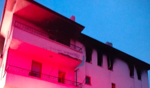 Ankara'da 3 katlı binada yangın: 1 ölü