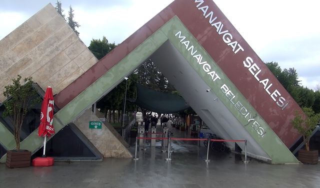 Antalya'yı sağanak vurdu; 7 ilçede okullar tatil edildi (6)