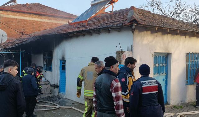 Bedensel engelli, yalnız yaşadığı evinde çıkan yangında öldü