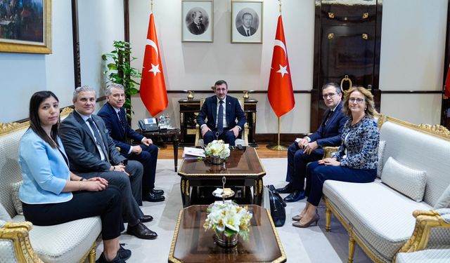 Cevdet Yılmaz, YASED Başkanı Demirözü'nü kabul etti