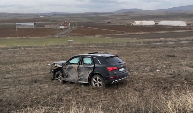 Çorum'da TIR ile otomobil çarpıştı: 4 yaralı