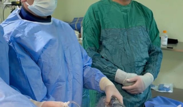 Daha önce 21 kez böbrek taşı operasyonu geçiren hastadan 295 taş çıkarıldı