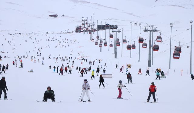 Erciyes'te hafta sonu yoğunluğu