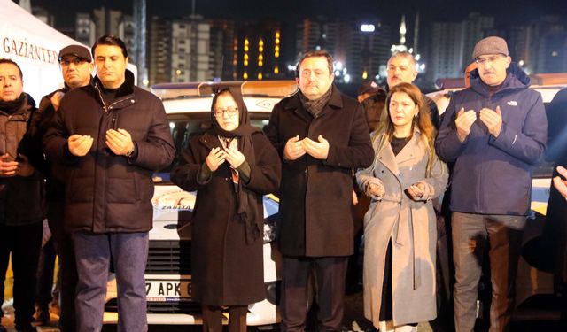 Gaziantep'te depremin 3'ncü yıl dönümünde hayatını kaybedenler anıldı