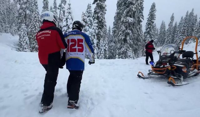 JAK timinden karla kaplı ormanda zorlu tatbikat