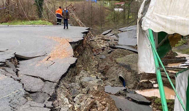 Ordu'da heyelan; 2 ev ve 1 spor tesisi yıkıldı