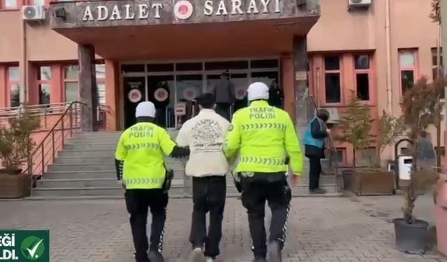 Ters yöne girip kaçmaya çalışan ehliyetsiz motosiklet sürücüsüne 69 bin 200 lira ceza