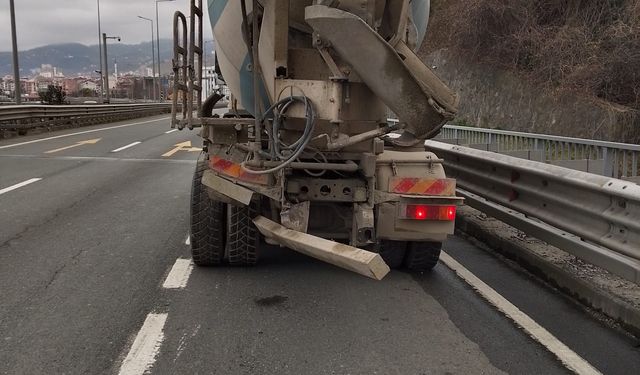 Tünelde 4 araç, zincirleme kazaya karıştı: 3 yaralı