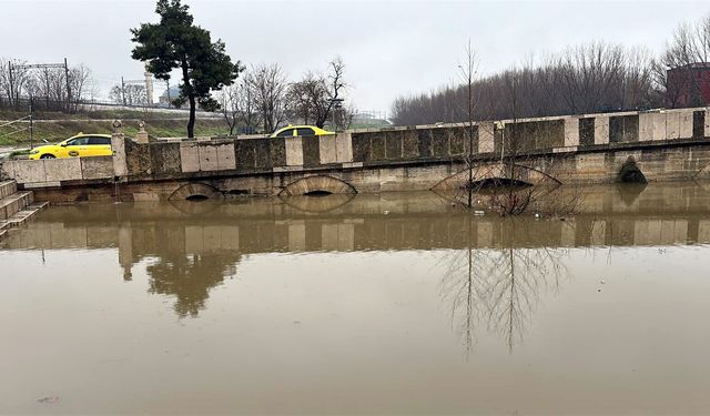 Turuncu alarm verilen Meriç Nehri'nde debi düşüşe geçti