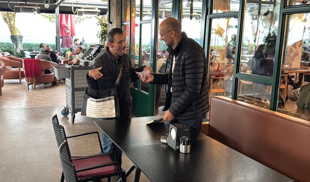 Yüzde 90 bedensel engelli, tek eliyle 3 kitap yazdı