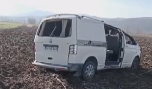 Amasya'da minibüs tarlaya uçtu; 8 yaralı