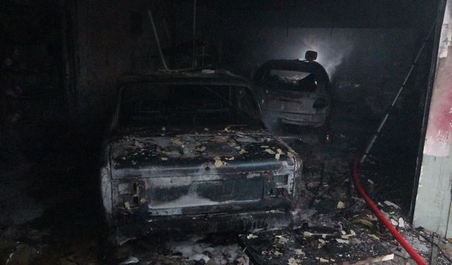 Antalya'da araç boyama atölyesindeki yangın, bitişikteki iş yerine sıçradı