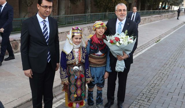 Bakan Işıkhan: Türkiye artık üzerine oyunlar oynanan değil, oyun kuran bir ülke