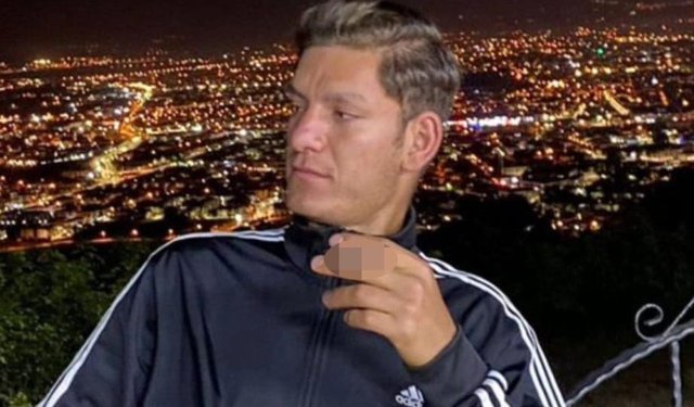 Bariyerlere çarpan otomobilin sürücüsü Emirhan öldü