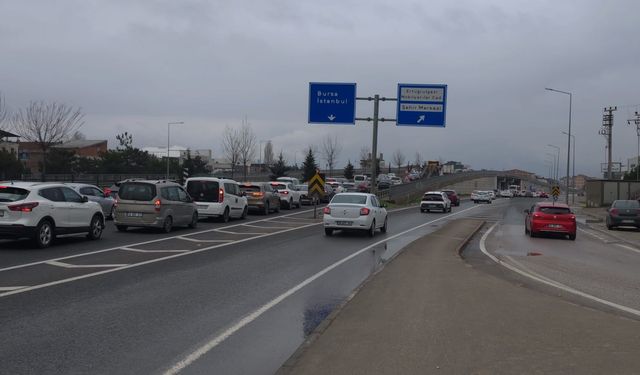 Bursa-Ankara kara yolunda bayram dönüşü yoğunluğu