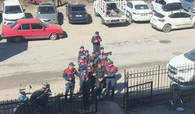 Çalıştıkları inşaattan ücret alamayan işçiler fotokopi makinesini çalmış