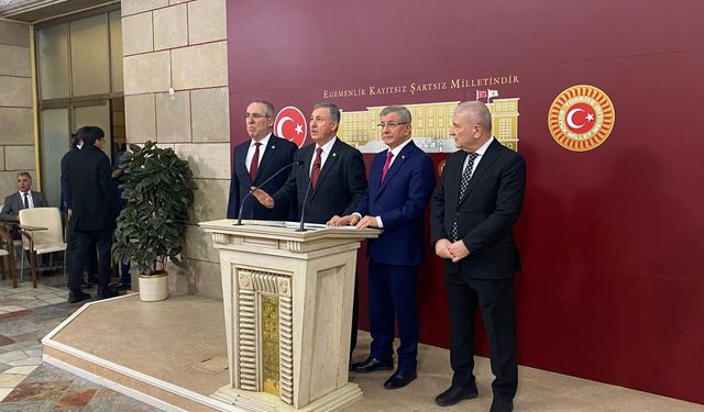 Davutoğlu: Türkiye ara bulucu girişimlerini artırmalıdır