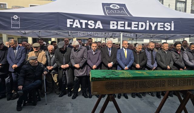 Dervişoğlu, çocukluk arkadaşının annesinin cenazesine katıldı