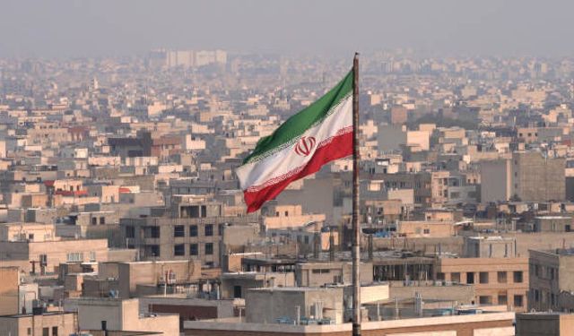 Hamaney'in kızı, damadı, torunu ve gelini hayatını kaybetti