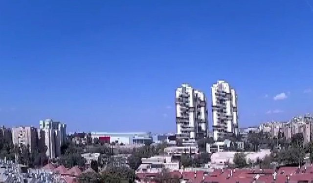 İran'a ait bir füze İsrail'in Beer Şeva kentine düştü: 17 yaralı