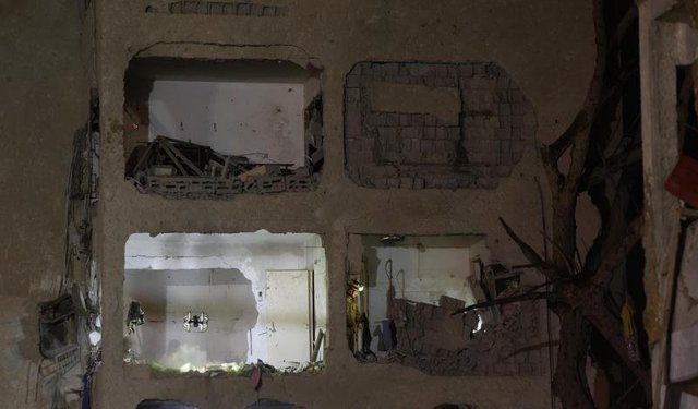 İsrail'i, Dimona ve Arad'a düşen füzeler korkuttu