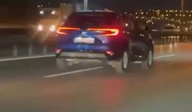 İstanbul- Pendik Tem Otoyolu'nda trafiği tehlikeye atan otomobil sürücüsü kamerada