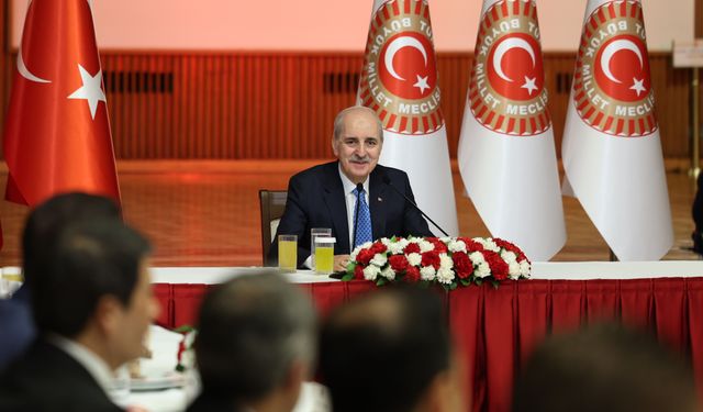 Kurtulmuş, 'Terörsüz Türkiye' komisyonu üyeleriyle iftarda bir araya geldi